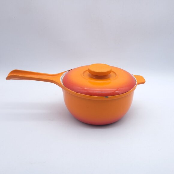 Orange Le Gourmet Iron Pot with Lid - Picture 4 of 11